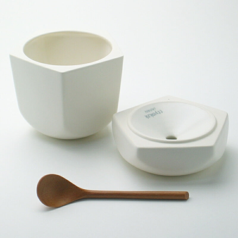 【ttyokzk ceramic design タツヤオカザキ セラミック デザイン】リンゴの形のシュガーポット - ポム