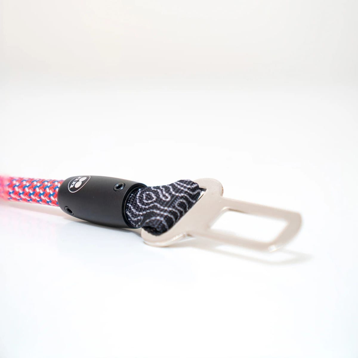 【TUENNE トゥエヌ】Stay-Put Car Seatbelt シートベルトリード 犬用 シートベルト