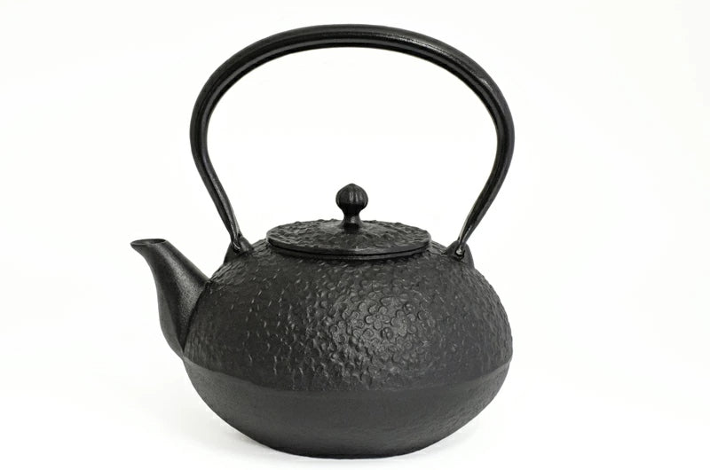 【及富】南部鉄器 鉄瓶 梅丸子(梅の花模様) 1.2リットル