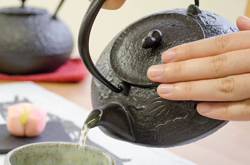 【及富】南部鉄器 現代 急須 ひさご(瓢) 黒 0.45L