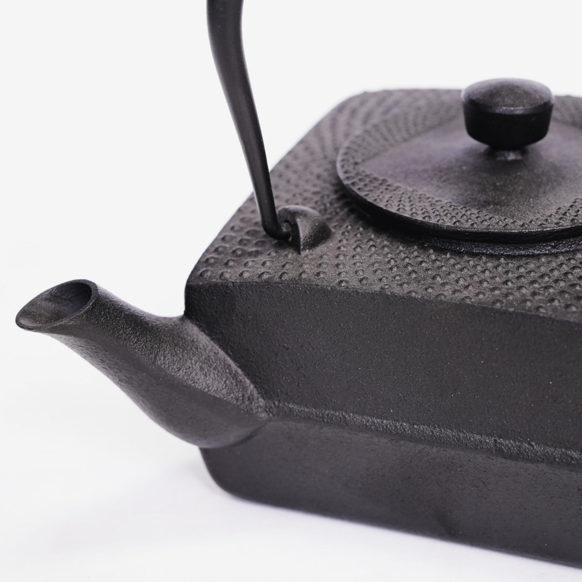 【及富】南部鉄器 及富 鉄瓶兼用急須 正方角あられ 黒 0.6L