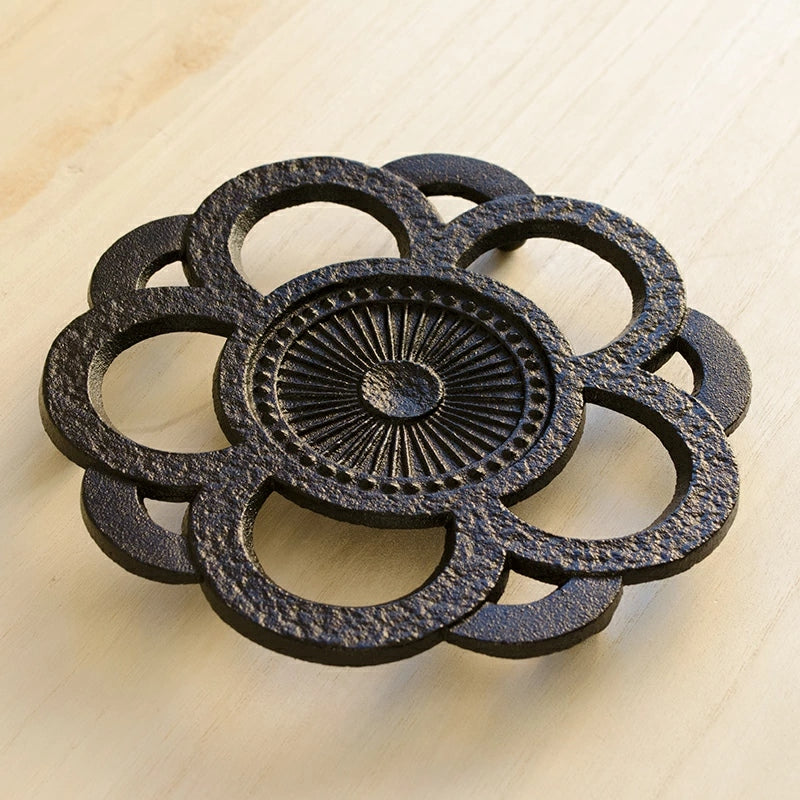 【及富】南部鉄器 鍋敷き 花丸(はなまる)直径16cm