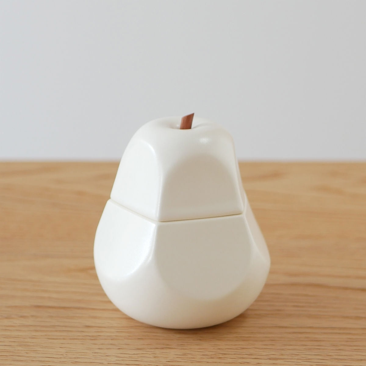 【ttyokzk ceramic design タツヤオカザキ セラミック デザイン】Sugar pot - poire / 洋梨の形のシュガーポット - ポアール