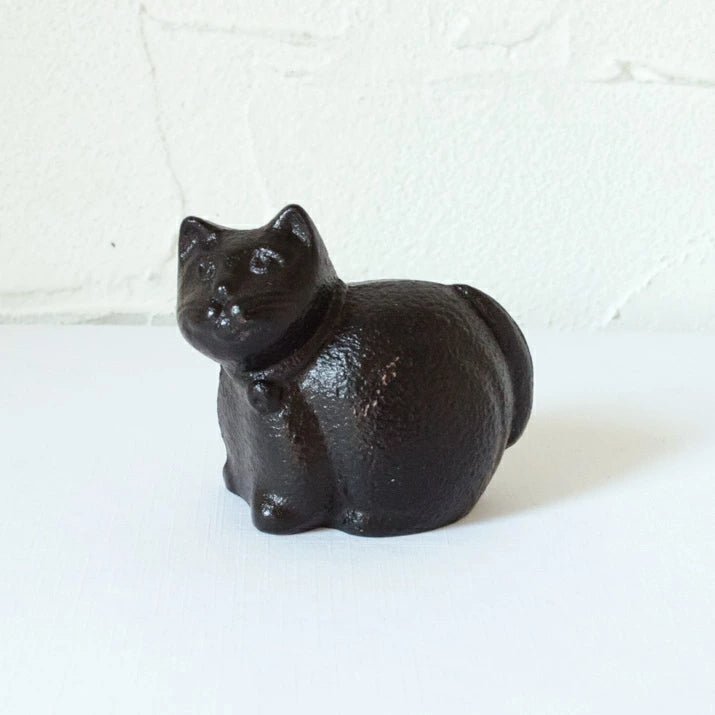 以猫伝心　南部鉄器 MIKIMOTO 猫の文鎮 及富】南部鉄器 文鎮 考える猫