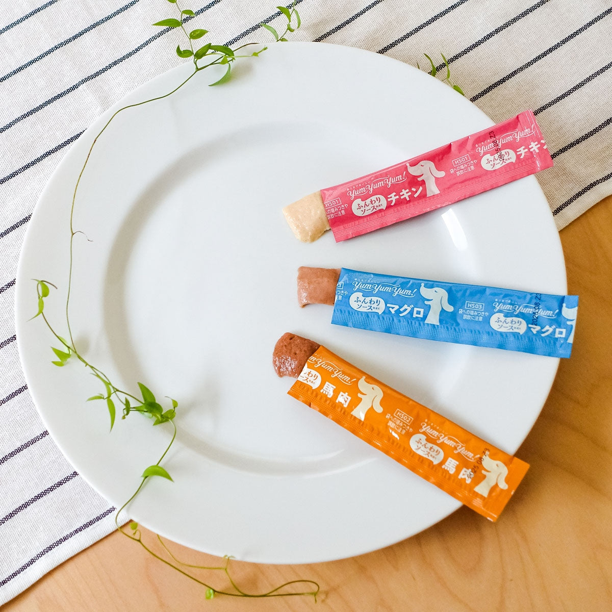 【ヤムヤムヤム! yum yum yum! 】犬用フード ふんわりソース仕立て チキン 60g（10g×6本）